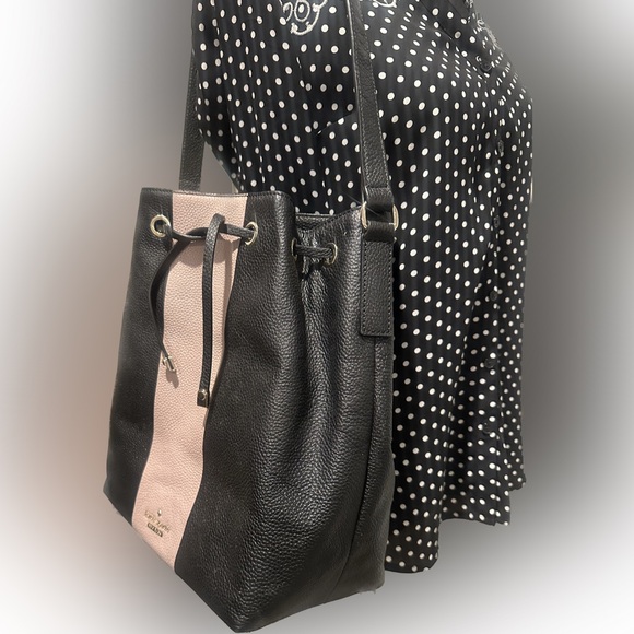 Kate Spade โ ๏ธ - Picture 4 of 7